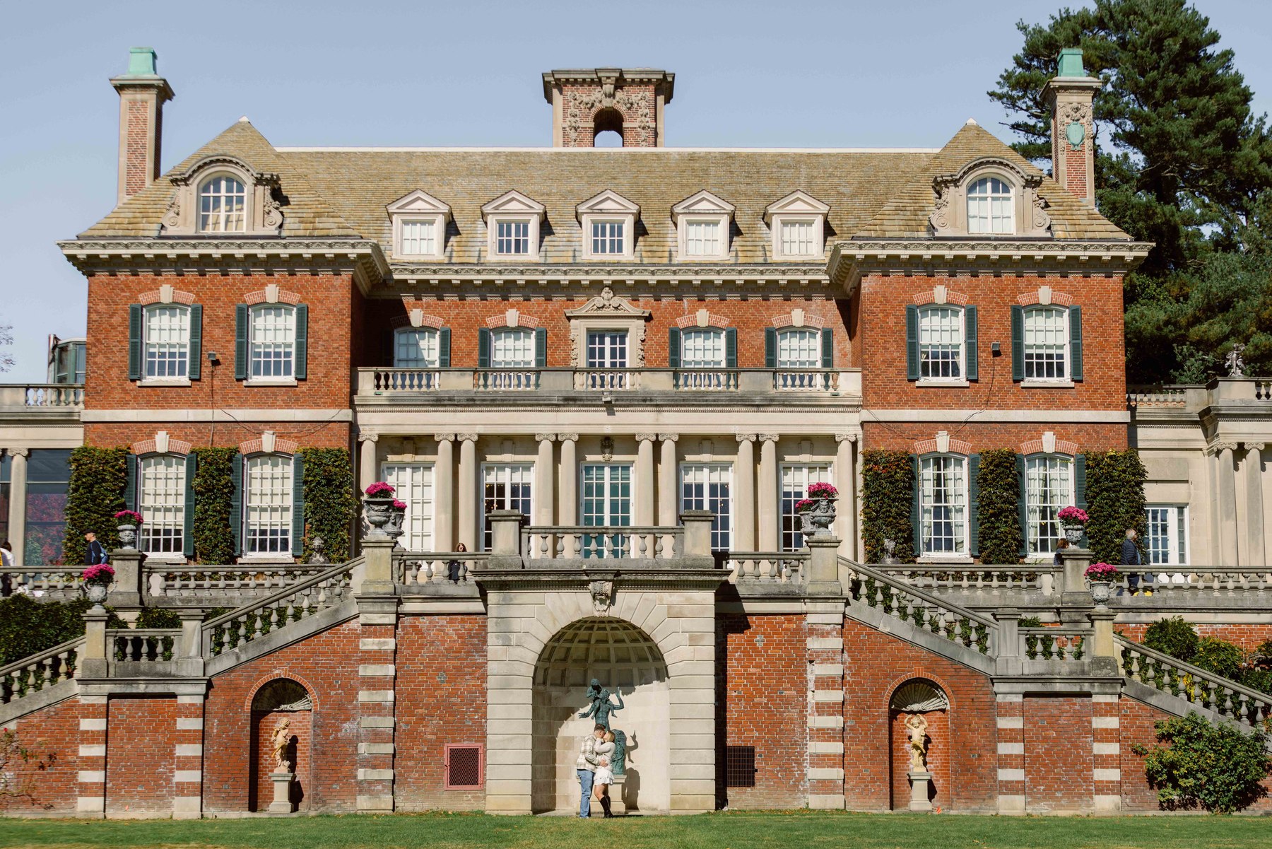 Engagement session at Old Westbury Gardens